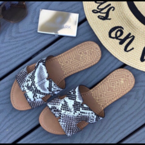 NAGINI Snake Print Flats! - Picture 2 of 5